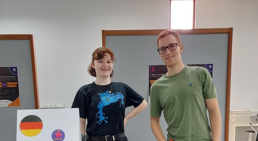 Award for young pioneers