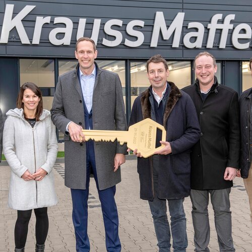 Handover of keys for the plant in Parsdorf