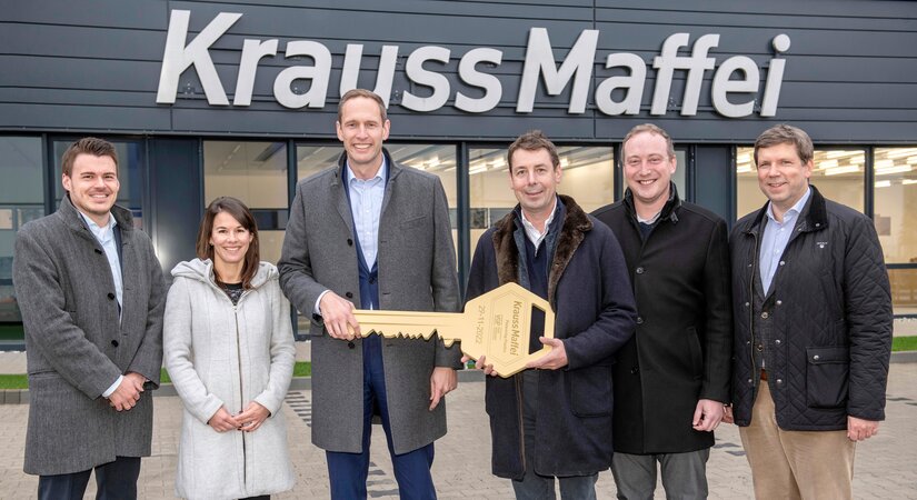 Handover of keys for the plant in Parsdorf
