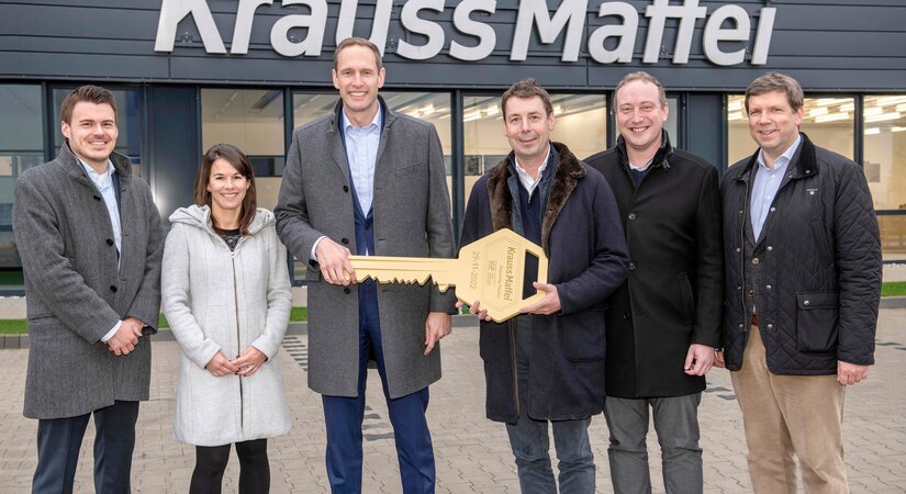 Schlüsselübergabe für das Werk in Parsdorf